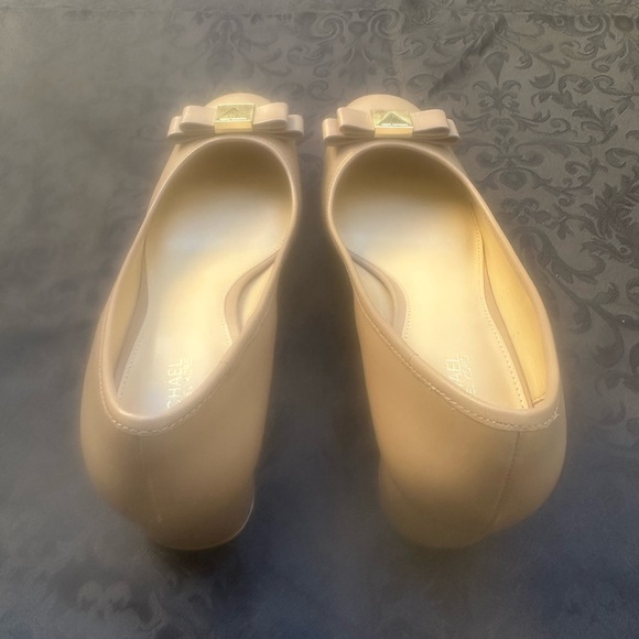NWOB Michael Kors pump size 8 1/2 - Picture 8 of 11